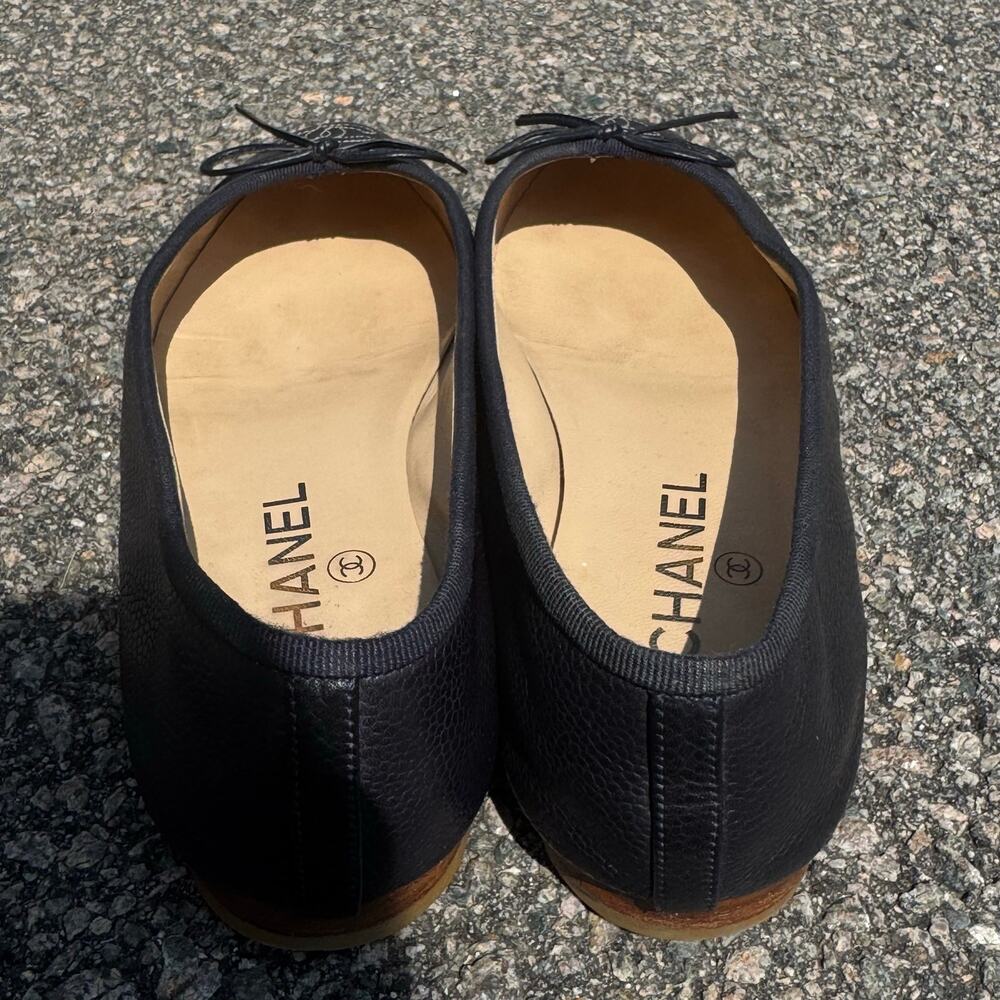 Authentic Chanel 37.5 Marine Dark Navy Blue (Like Black) Ballet Flats Caviar CC - Picture 14 of 15